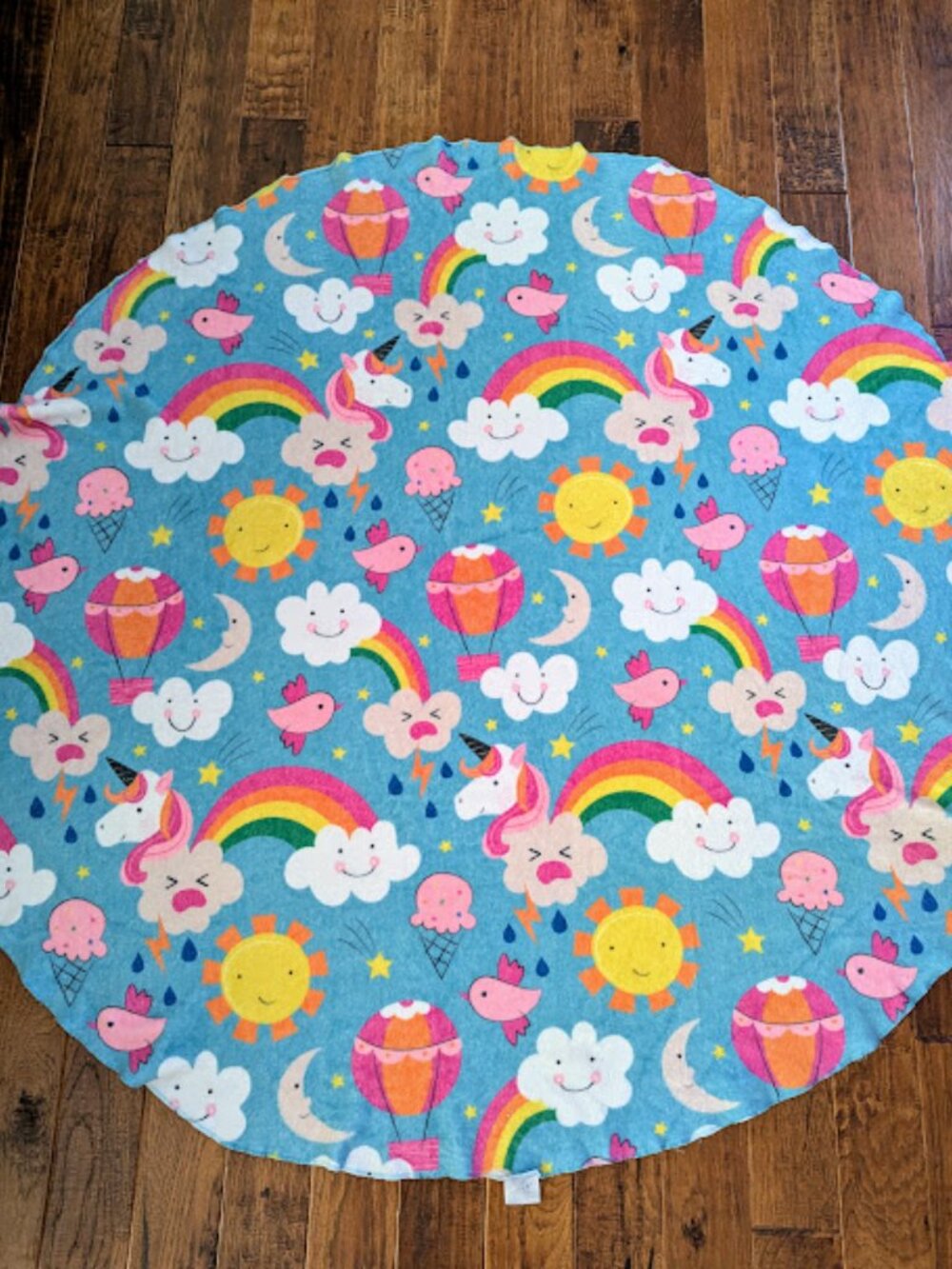 Soft Cozy Round Throw Blankets for Baby Kids Girls Rainbows Unicorns 60 Inches - Picture 2 of 7